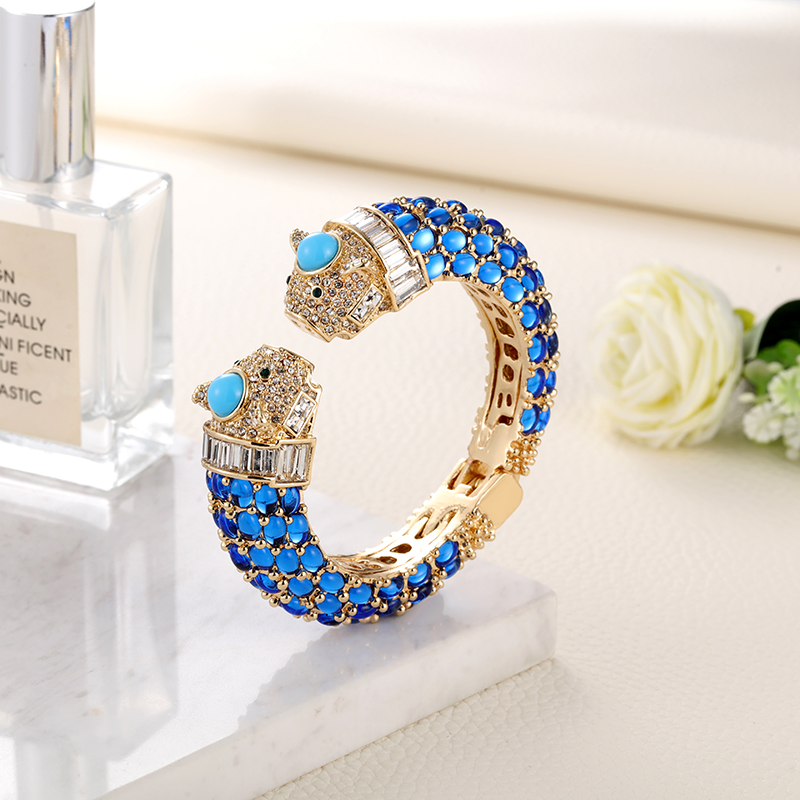 Paradise Jewelry & Watches Llc Photos - Sally's Paradise Pulseiras de animais banhadas