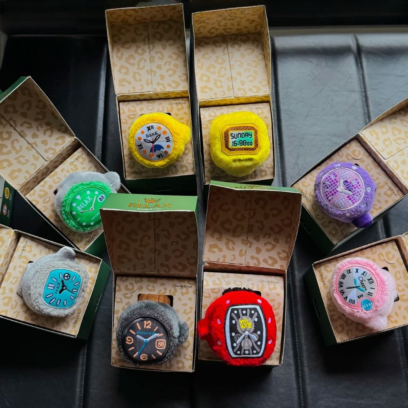 Em estoque pop domingo pelúcia - Jewelry For Watches avaliação e preço