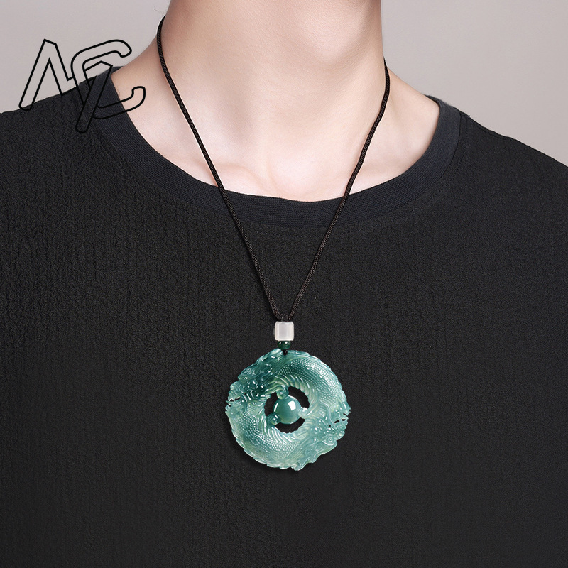 Colar com Pingente de Jade Nat - Jewelry & Watches Sp Zo O avaliação e preço